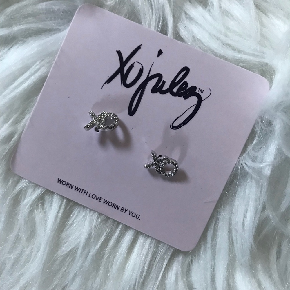 {xojulez} XoXo Rhodium Silver Rhinestone Studs